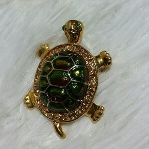Vintage Turtle Gold Tone Brooch Pin
